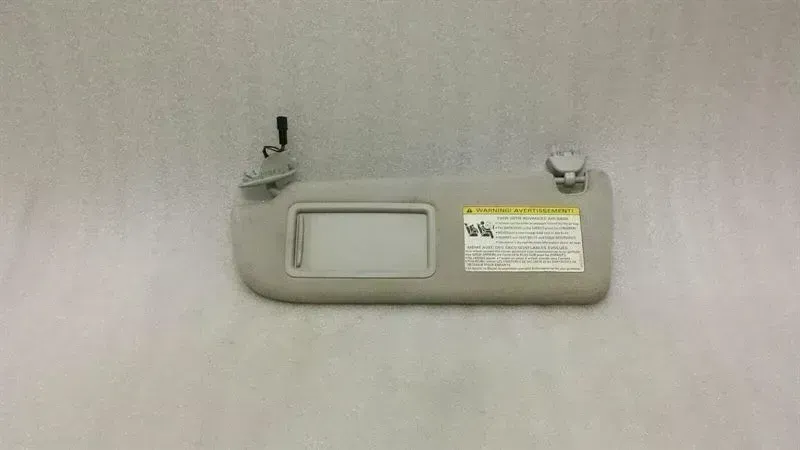 Audi A7 (4G) Audi A7 4G left sun visor 4G0857551 sun visor panel left Body type: Saloon
Fuel: Gas