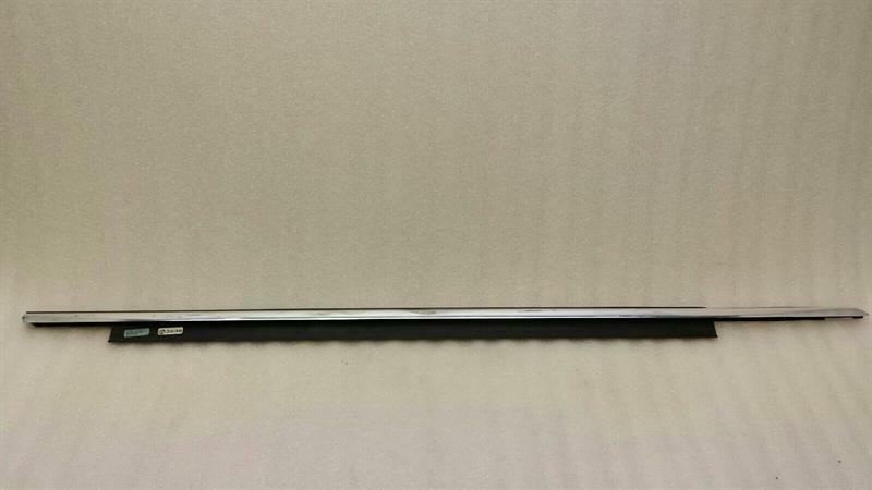 Audi A7 (4G) Audi A7 4G Front Right Body Moulding 4G8853284B Strip Front Right Body type: Saloon
Fuel: Gas