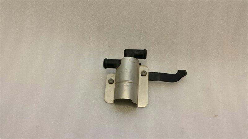Audi A7 (4G) Audi A7 4G additional cooling pump 4H0121671B coolant pump pump Body type: Saloon
Fuel: Gas