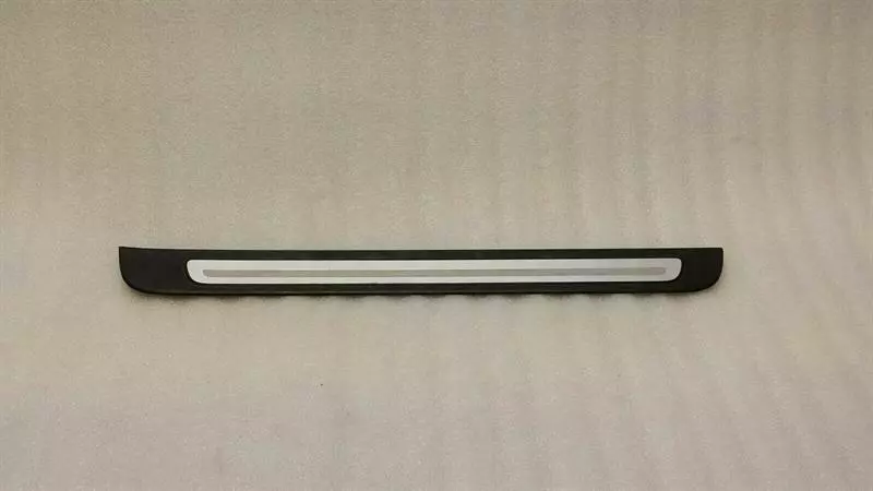 Audi A7 (4G) Audi A7 4G front door sill 4G853374 door chrome strip front entry strip Body type: Saloon
Fuel: Gas