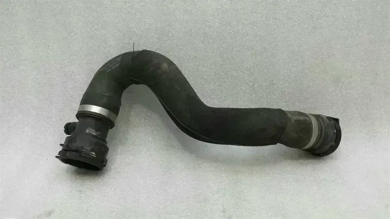 Audi A7 (4G) Audi A7 4G Cooling Pipe 4G0121049Q Coolant Hose Hose 3.0 TFSI Body type: Saloon
Fuel: Gas