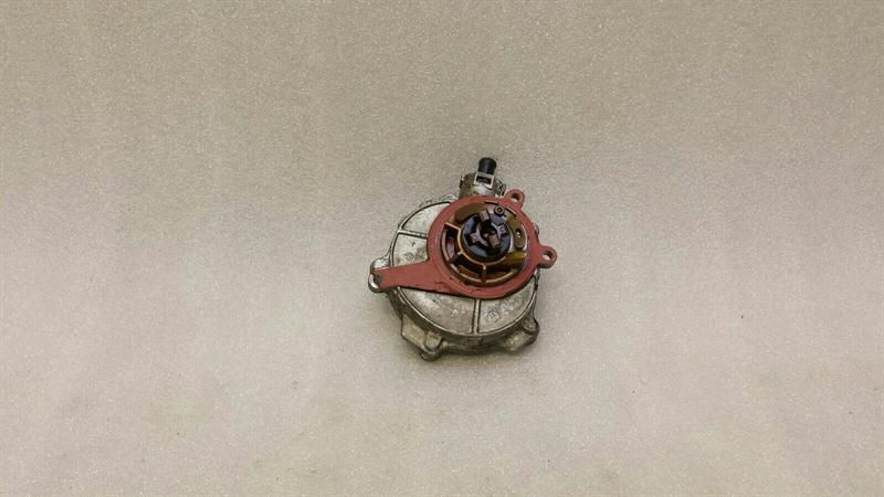 Audi A7 4G Vacuum Pump 06E145100R Vacuum Pump 3.0 TFSI
