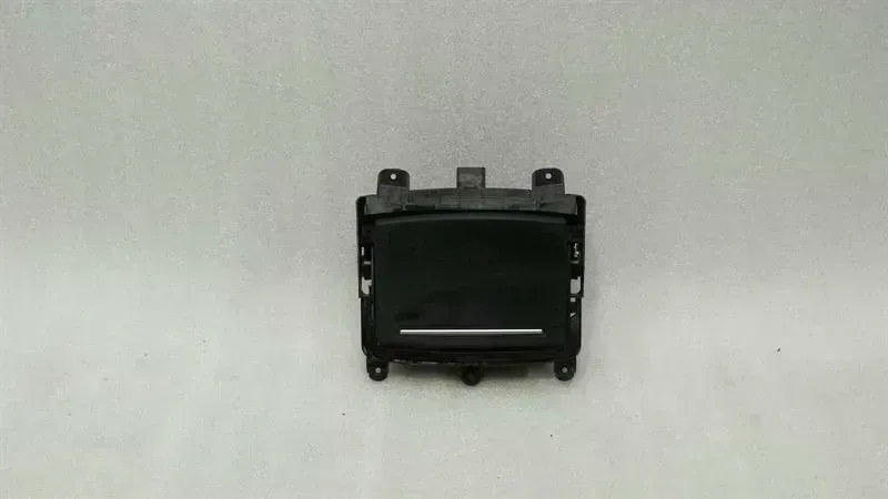 Audi A7 (4G) Audi A7 4G cup holder 4G0862534 cup holder holder Body type: Saloon
Fuel: Gas