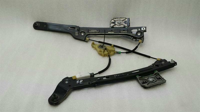 Audi A7 (4G) Audi A7 4G right rear door winder 4G8839462A window regulator rear right Body type: Saloon
Fuel: Gas