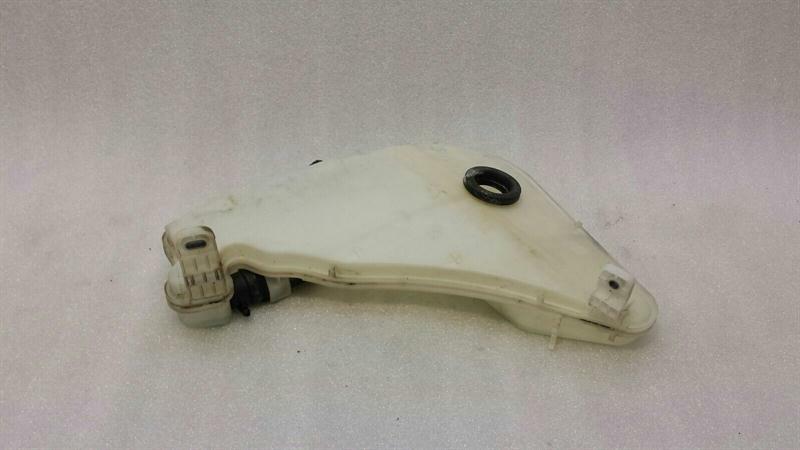 Audi A7 (4G) Audi A7 4G washer fluid reservoir 4G8807309 windscreen washer fluid reservoir Body type: Saloon
Fuel: Gas