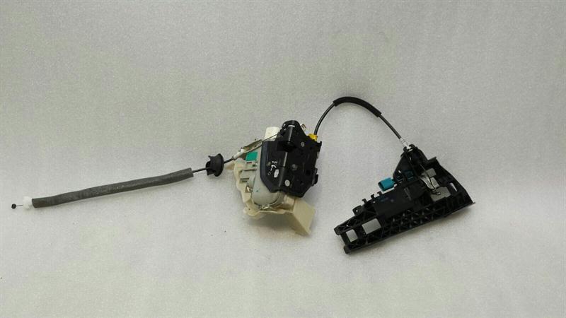 Audi A7 (4G) Audi A7 4G front left door lock 8J1837015D door lock front left carrier Body type: Saloon
Fuel: Gas