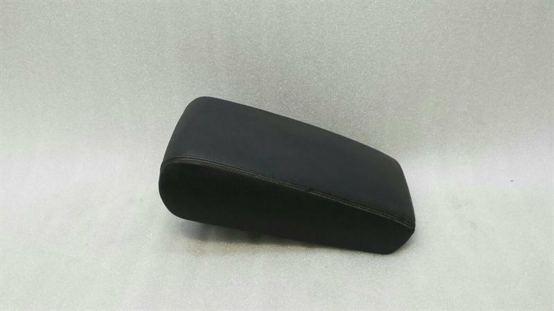 Audi A7 (4G) Audi A7 4G Armrest 4G0864208G Centre Armrest Armrest Body type: Saloon
Fuel: Gas