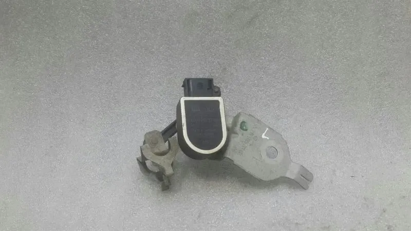 Mercedes E Class W238 Xenon Level Sensor A0009053704 Level Sensor Front Left