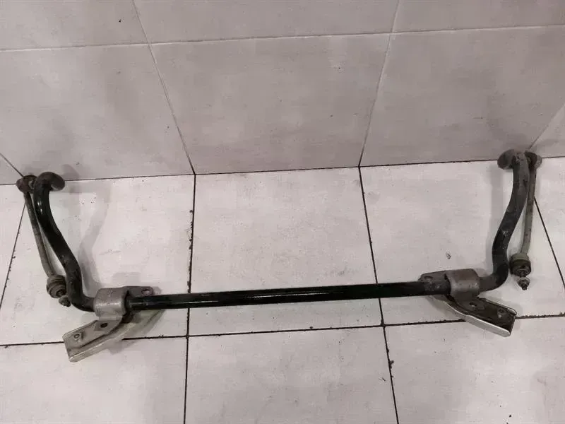 Mercedes-Benz A (W176) MERCEDES C43 AMG W205 Anti Roll Bar Front A2053231465 Front Anti Roll Bar Body type: Estate
Fuel: Petrol