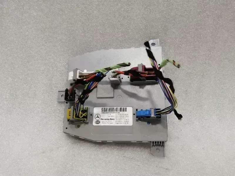 Mercedes-Benz A (W176) Mercedes C Class W205 Electronic Module A2059006822 ECU SAM C43 Body type: Estate
Fuel: Petrol