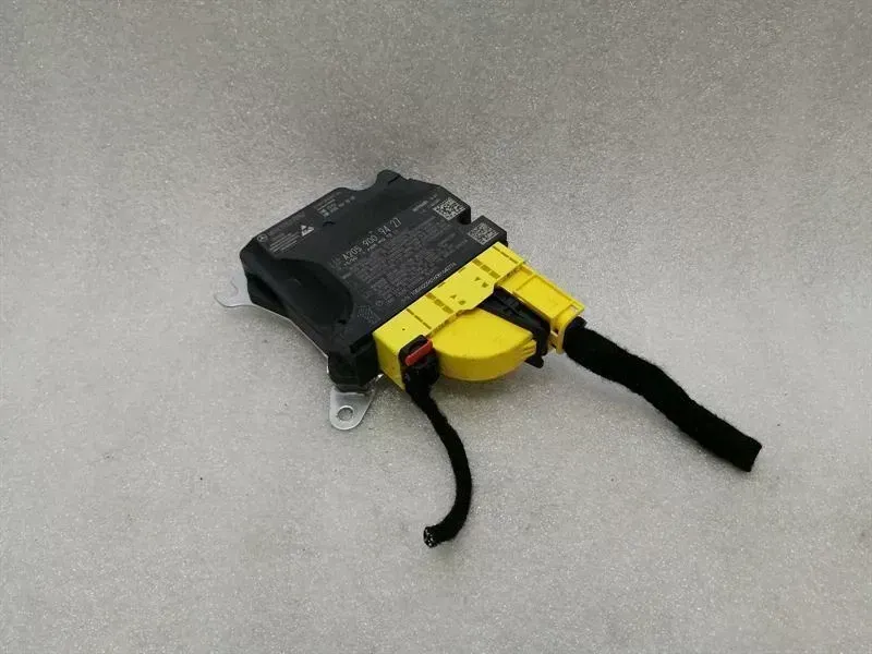 Mercedes-Benz A (W176) Mercedes C Class W205 Safety Module ECU A2059009427 Air Control Unit SRS Body type: Estate
Fuel: Petrol