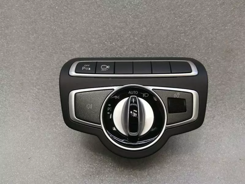 Mercedes-Benz A (W176) Mercedes C W205 headlight switch with 360 degree cam A2059057007 light switch Body type: Estate
Fuel: Petrol