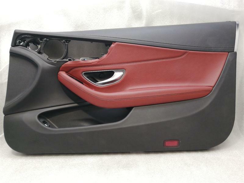 Mercedes-Benz A (W176) MERCEDES C43 DESIGNO W205 DOOR CARD A2057203427 RIGHT DOOR PANEL LEATHER RED Body type: Coupe
Fuel: Petrol