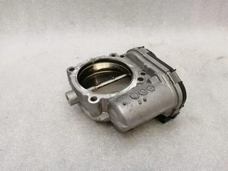Mercedes-Benz A (W176) MERCEDES C Class W205 Throttle Body A2761410125 Throttle Body M276 C43 AMG Body type: Coupe
Fuel: Petrol