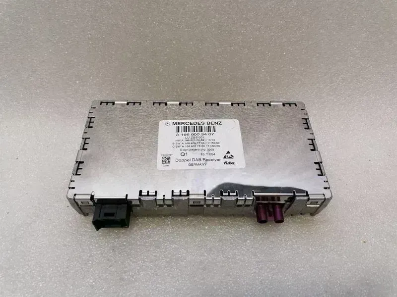 Mercedes-Benz A (W176) Mercedes SL R231 electronic module A1669003407 control unit DAB TUNER Body type: Convertible
Fuel: Petrol