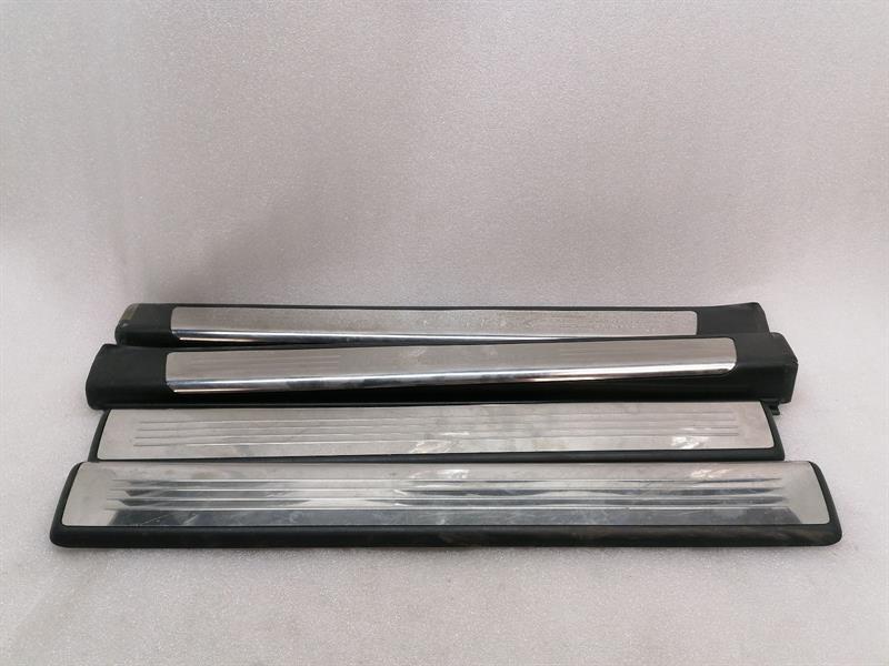 Mercedes-Benz A (W176) MERCEDES SL R231 DOOR SILL A2316800435 DOOR ENTRY SILL SET Body type: Convertible
Fuel: Petrol