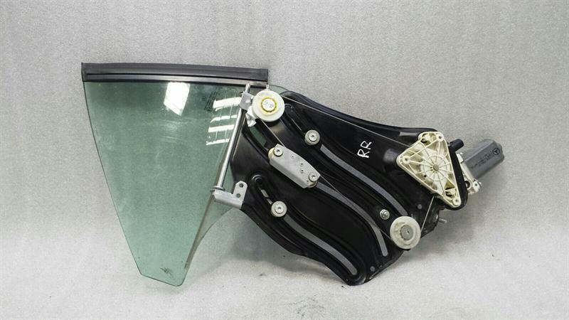 Mercedes-Benz SLK (R171) Right Rear Door Winder Mercedes SLK R171 Right Rear Door Winder A17167...