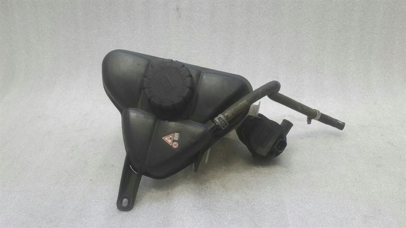 Mercedes-Benz SLK (R171) Mercedes SLK R171 Expansion Tank A1715000049 Expansion Tank Coolant M272 Body type: Convertible
Fuel: Petrol