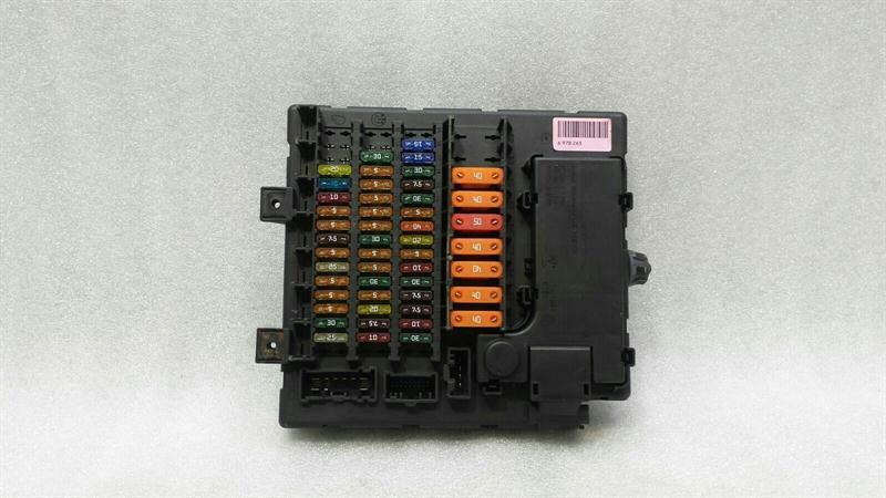 BMW Z4 (E85 / E86) BMW Z4 E85 E86 Fuse Box 6978265 Fuse Box 3.0 Body type: Convertible
Fuel: Petrol
