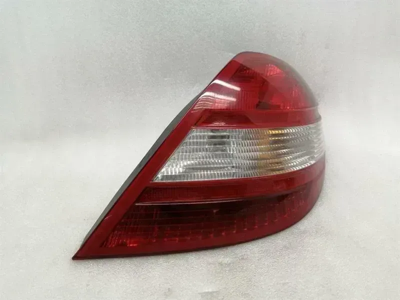Mercedes-Benz SLK (R172) 2011-2020 Mercedes SLK R171 right rear light A1718200264 tail light rear right