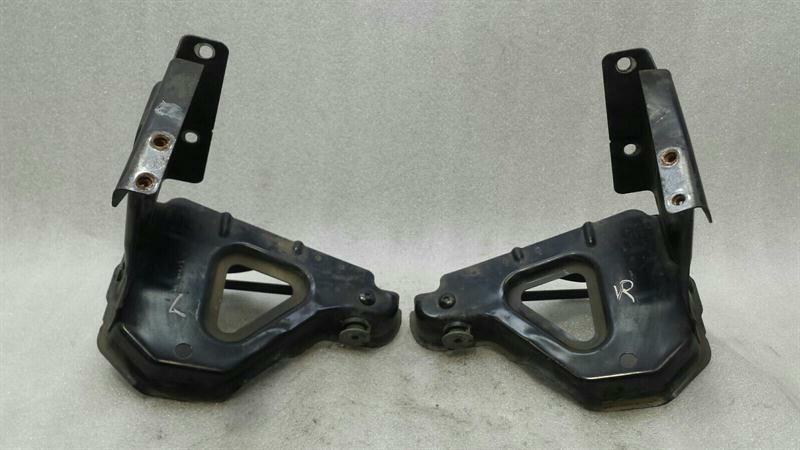 BMW Z4 (E85 / E86) BMW Z4 E85 E86 headlamp bracket set bracket set headlights carrier set Body type: Convertible
Fuel: Petrol