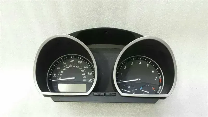 BMW Z4 (E85 / E86) BMW Z4 E85 E86 Instrument Cluster 9115049 Speedometer MPH 3.0 Body type: Convertible
Fuel: Petrol