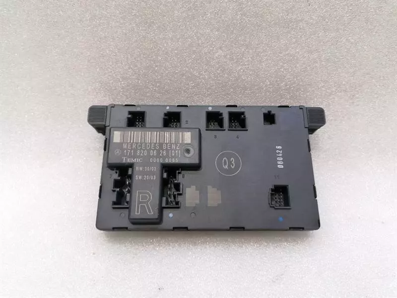 Mercedes-Benz SLK (R172) 2011-2020 Mercedes SLK R171 right door module A1718200626 control unit right door