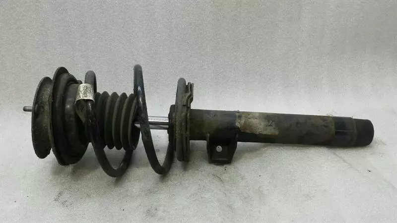 BMW Z4 (E85 / E86) BMW Z4 E85 shock absorber front 31316785990 shock absorber front right M sport Body type: Convertible
Fuel: Petrol