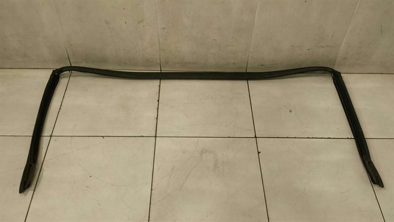 BMW Z4 (E85 / E86) BMW Z4 E85 Windshield Seal 7023969 gasket wind turbine convertible Body type: Convertible
Fuel: Petrol