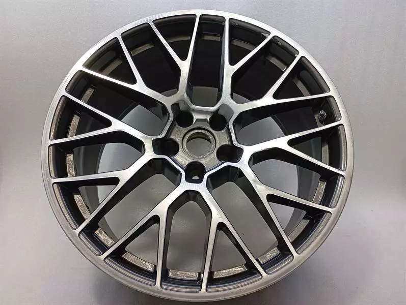 Porsche Macan Porsche Macan 95B Wheel 95B601025BQ Alloy Wheel RS-Spyder Design, 10J x 20 H2 ET19 Body type: SUV
Fuel: Petrol