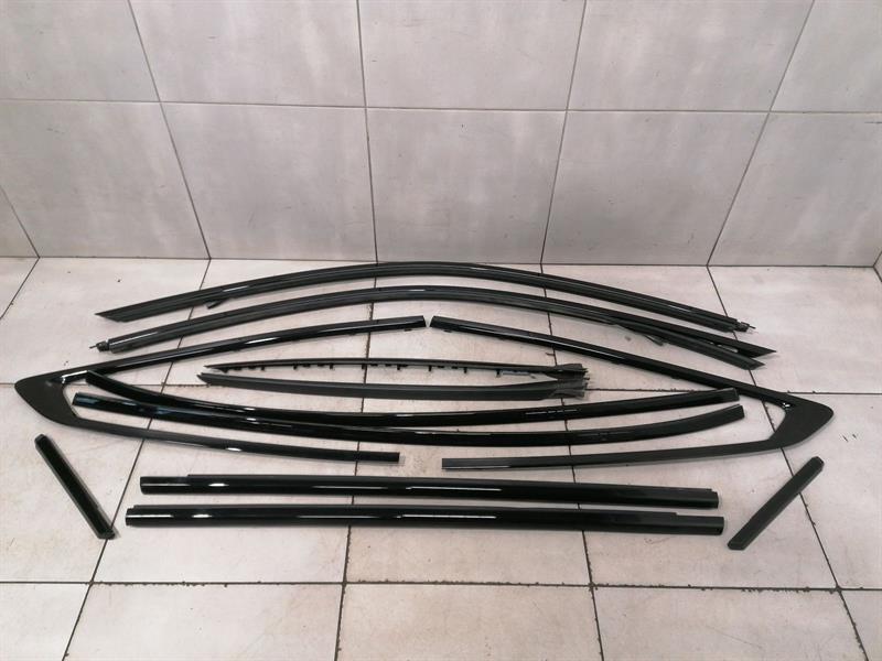 BMW 4 (G22 / G23 / G26)  BMW 4 M4 G82 G22 Body Moulding 7482750 Bar SHADOWLINE BLACK BLACK Body type: Coupe
Fuel: Petrol
