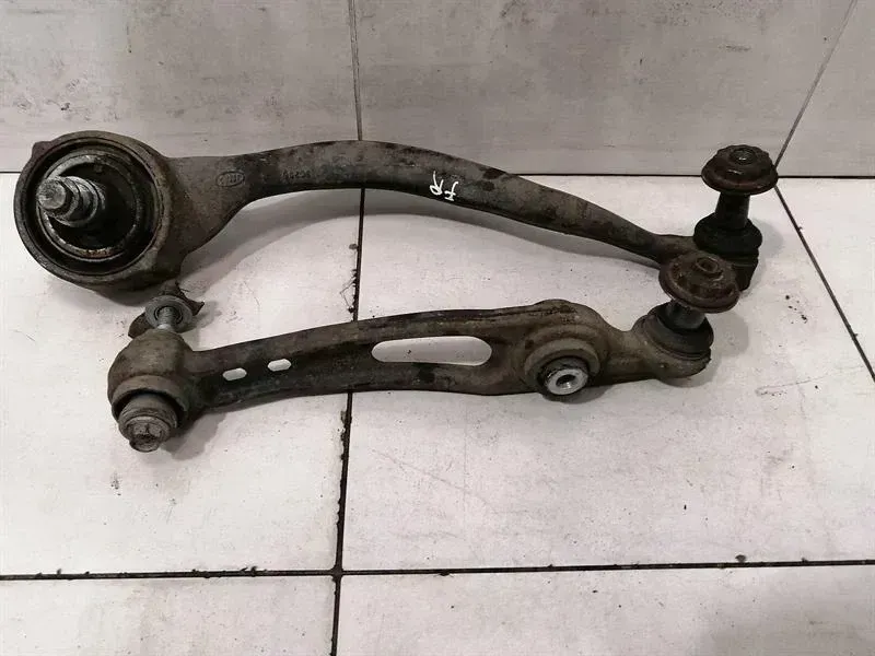 Land Rover Range Rover Sport (L461) 2022-... Range Rover Sport L494 Right Front Wishbone LR045242 Front Right Handbar