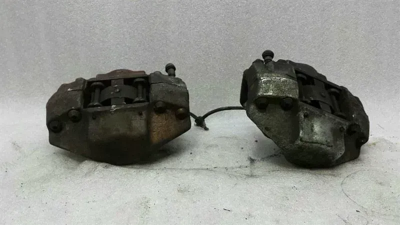Porsche 911 ORIGINAL PORSCHE 911F 911G TURBO 3.0 BRAKE CALIPER SET FRONT FRONT Body type: Coupe
Fuel: Petrol