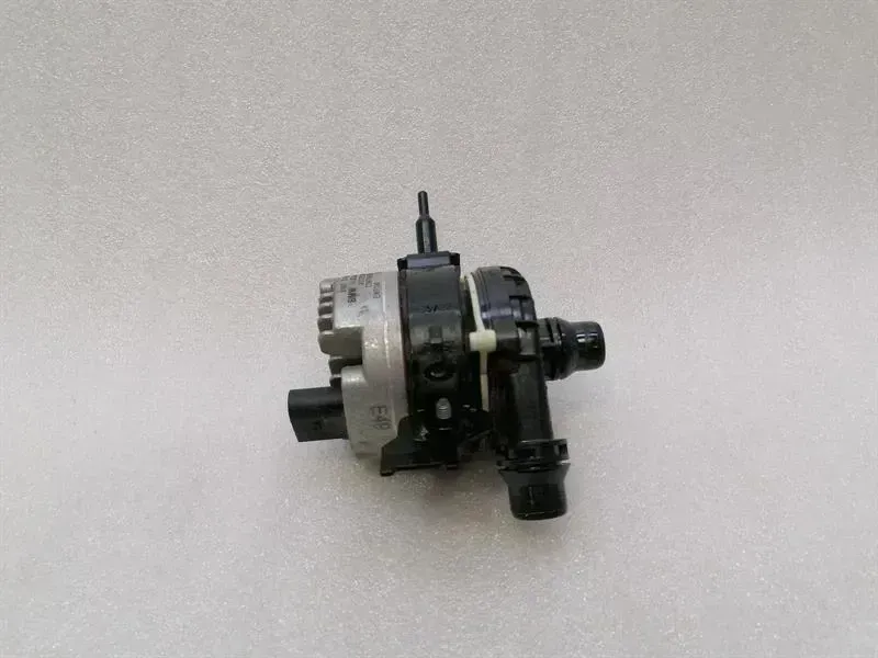 BMW 4 (G22 / G23 / G26)  BMW 4 M4 G82 G22 additional cooling pump 5A30246 coolant pump pump pump Body type: Coupe
Fuel: Petrol