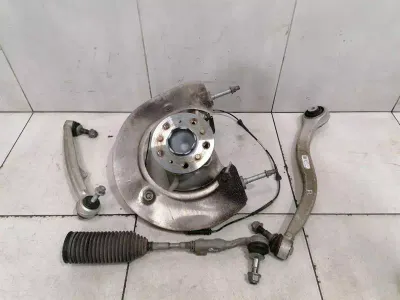 BMW 4 M4 G82 G22 kreisā priekšējā rumba 31208095663 riteņa gultņa korpuss priekšējais kreisais RWD