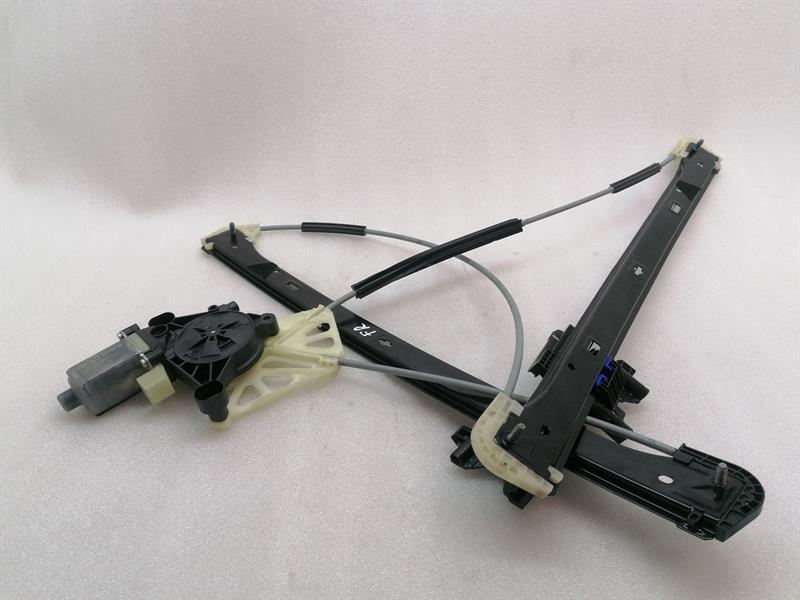 Bentley Bentayga Right Front Door Winder BENTLEY BENTAYGA 36A MK2 FRH Door Winder 4M0837...