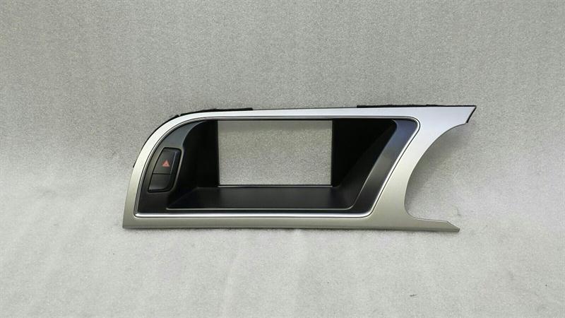 Audi S5 8T RHD Navigation Monitor Trim 8T2857185H Right Handlebar Brand/Model: AUDI S5
Year: 2009
Engine: 2995 cm...