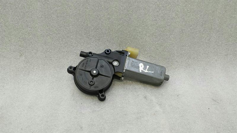 Audi S5 8T rear left door window motor 8F0959811 window regulator motor rear left Brand/Model: AUDI S5
Year: 2009
Engine: 2995 cm...