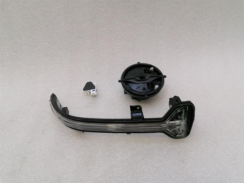 BMW 4 (F32 / F33 / F36) BMW 4 M4 G82 G22 Right Indicator 7498162 Side Indicator Right MIRROR PARTS RH Body type: Coupe
Fuel: Petrol