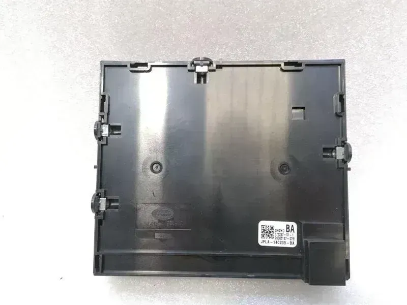 Land Rover Range Rover (L405) LAND ROVER RANGE ROVER L405 Heater Control Module JPLA-14C239-BA Heater Control Unit Body type: SUV
Fuel: Diesel