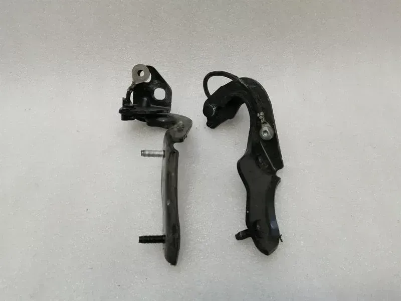 Land Rover Range Rover Sport (L494) Range Rover Sport L494 Boat Hinge DPLA-42900-A Tailgate Hinge Set Body type: SUV
Fuel: Diesel