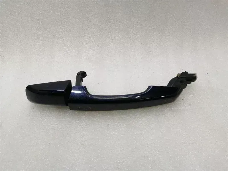 Land Rover Range Rover Sport (L494) Land Rover Range Rover Sport L494 FLH door handle LR040667 door handle front left Body type: SUV
Fuel: Diesel