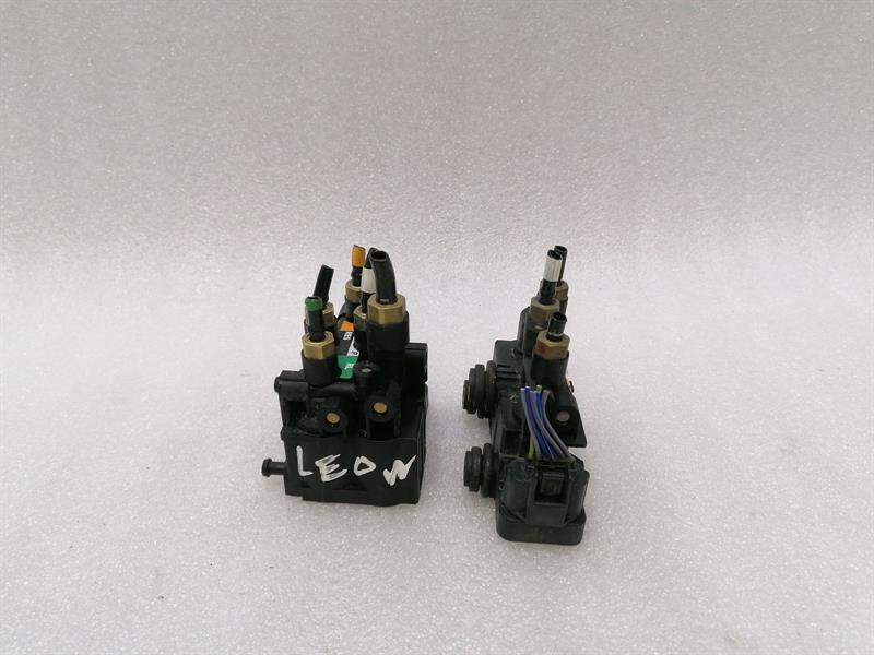 Land Rover Range Rover Sport (L494) LAND ROVER Range Rover Sport L494 Air Suspension Valve CPLA-5BF10-AC Valve Set Body type: SUV
Fuel: Diesel
