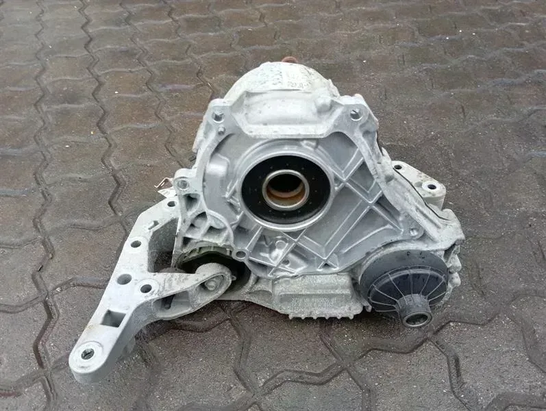 BMW 7 (G11 / G12) BMW 7 series G11 Transfer Box 8485036 Transfer Case