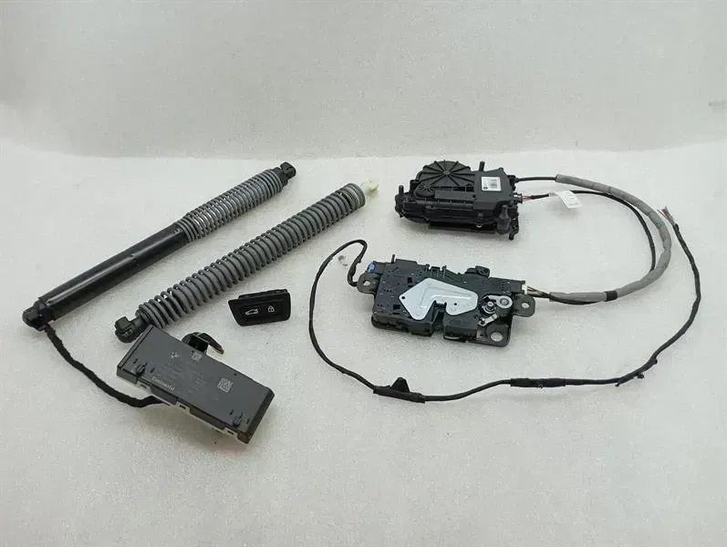 BMW 7 (G11 / G12) BMW 7 series G11 boot lock 735709710 car boat retrofit tailgate lock
