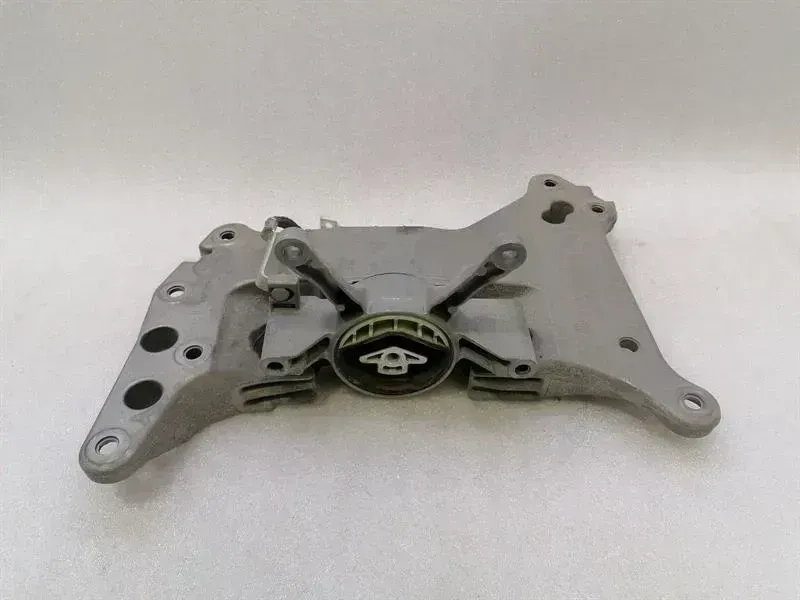 BMW 4 (G22 / G23 / G26)  BMW 4 M4 G82 G22 gearbox mount 8089421 transmission holder Body type: Coupe
Fuel: Petrol