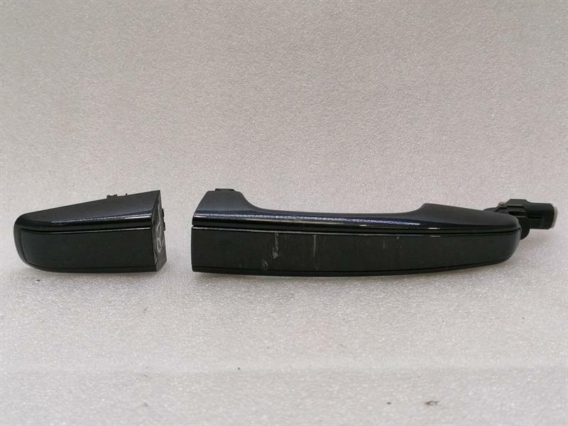 Land Rover Range Rover (L405) Range Rover L405 rear left door handle LR038462 door handle rear left keyless go Body type: SUV
Fuel: Diesel