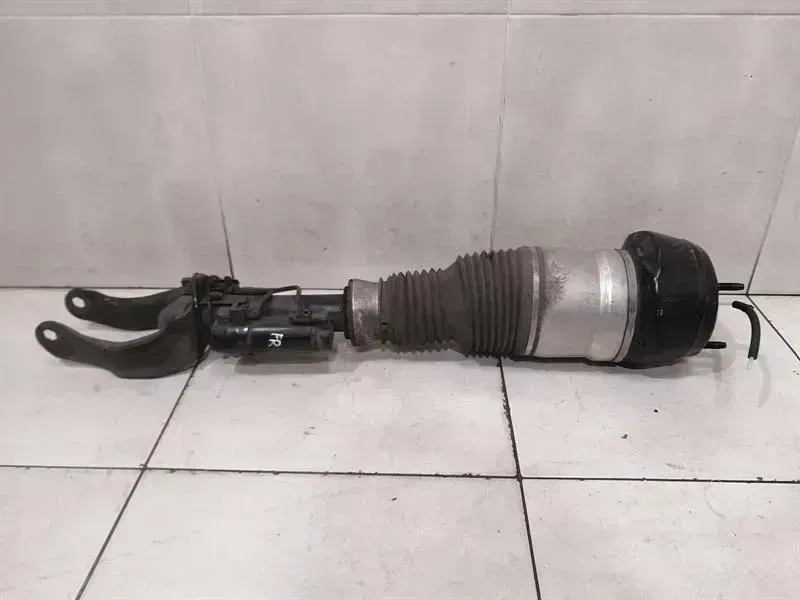 Mercedes-Benz GL / GLS (X166) Mercedes GLS Shock Absorber Front Right A1663200400 Shock Absorber Front AIRMATIC Body type: SUV
Fuel: Diesel