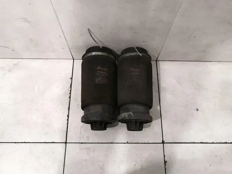 Mercedes-Benz A (W169) Mercedes R W251 Air Spring Rear SET ARNOTT Shock Absorber Rear Airmatic Set Body type: Estate
Fuel: Diesel