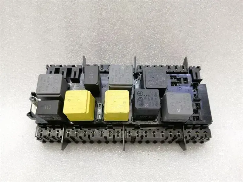 Mercedes-Benz GL / GLS (X166) Mercedes GLS 350D Fuse Box A1669068201 Fuse Box Body type: SUV
Fuel: Diesel